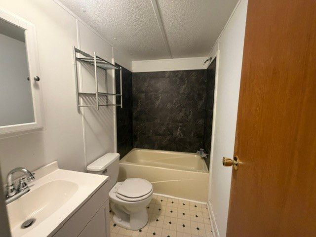 1040 Chestnut Rd, Ashland City, TN 37015