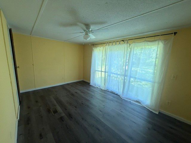 1040 Chestnut Rd, Ashland City, TN 37015