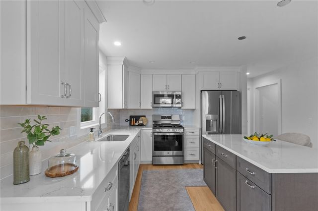 88 Child Lane, Warwick, RI 02886