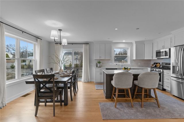 88 Child Lane, Warwick, RI 02886