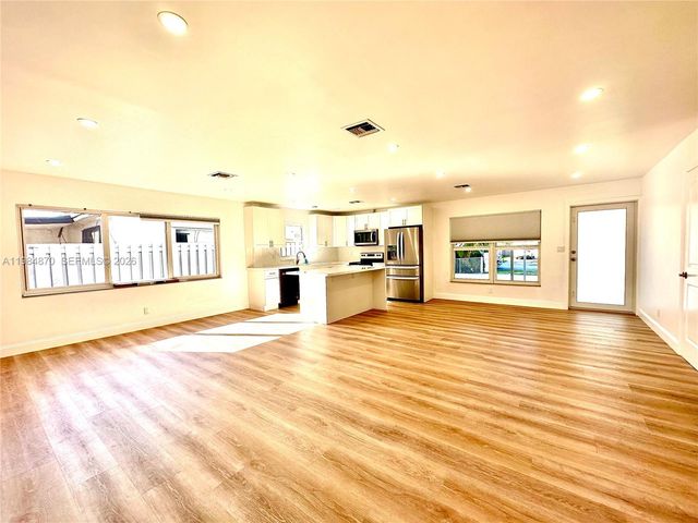 3042 Hayes St, Hollywood, FL 33021