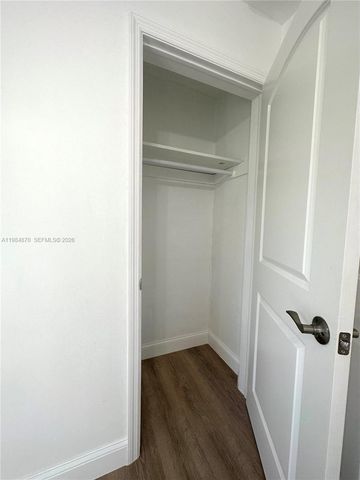 3042 Hayes St, Hollywood, FL 33021