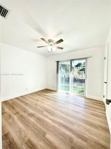 3042 Hayes St, Hollywood, FL 33021