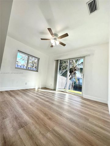 3042 Hayes St, Hollywood, FL 33021