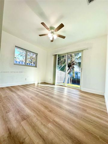 3042 Hayes St, Hollywood, FL 33021