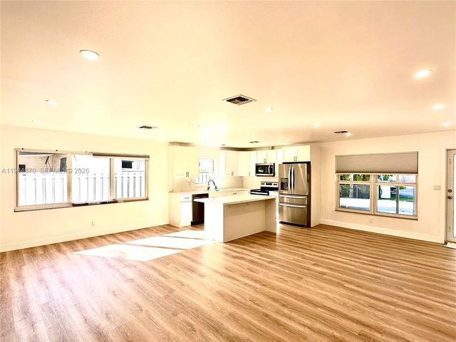 3042 Hayes St, Hollywood, FL 33021