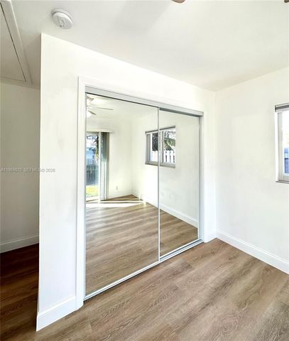 3042 Hayes St, Hollywood, FL 33021