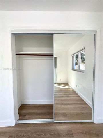 3042 Hayes St, Hollywood, FL 33021