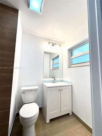 3042 Hayes St, Hollywood, FL 33021