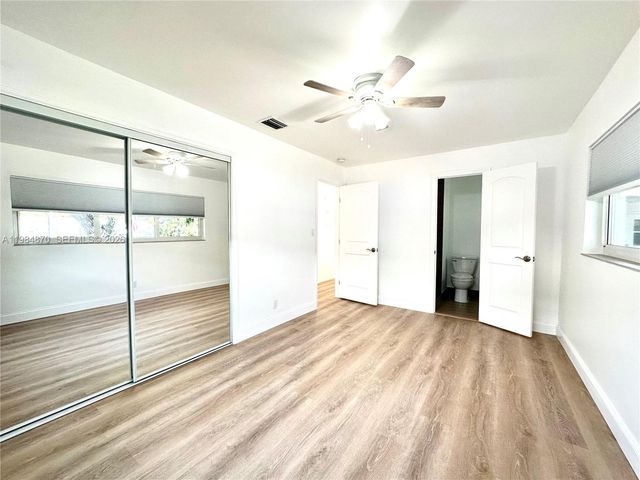 3042 Hayes St, Hollywood, FL 33021