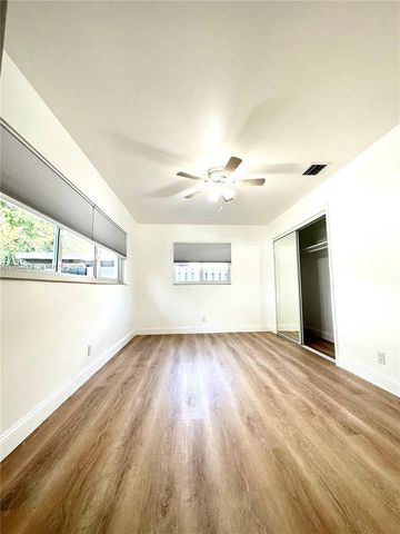 3042 Hayes St, Hollywood, FL 33021