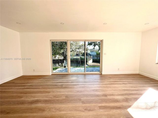 3042 Hayes St, Hollywood, FL 33021