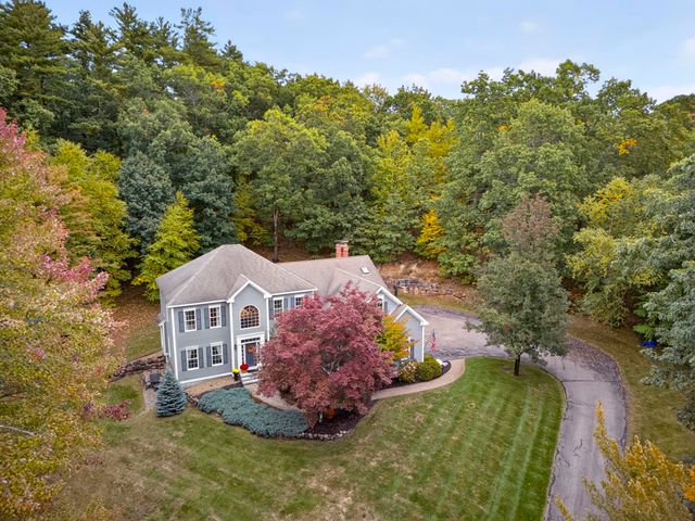 39 Colonel Daniels Drive, Bedford, NH 03110