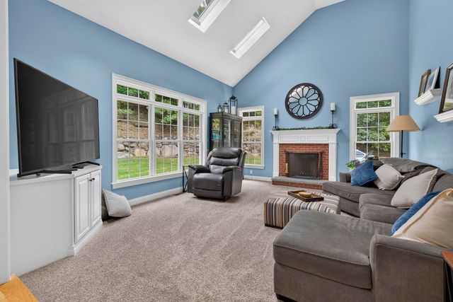 39 Colonel Daniels Drive, Bedford, NH 03110