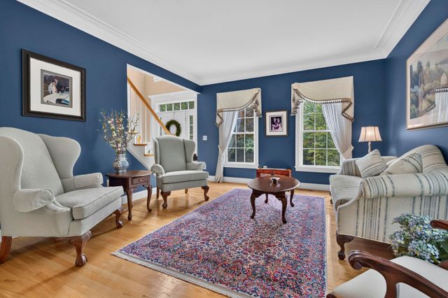39 Colonel Daniels Drive, Bedford, NH 03110