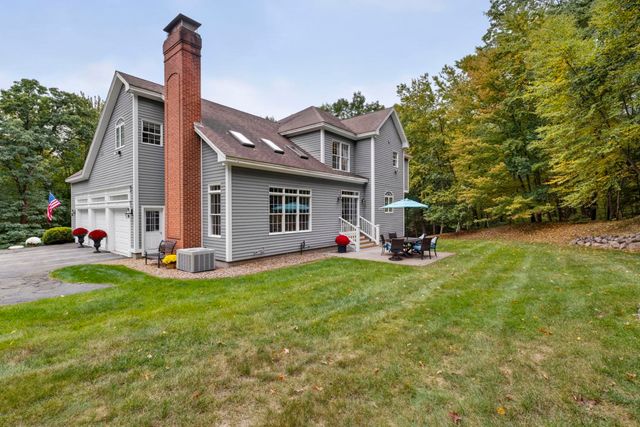 39 Colonel Daniels Drive, Bedford, NH 03110