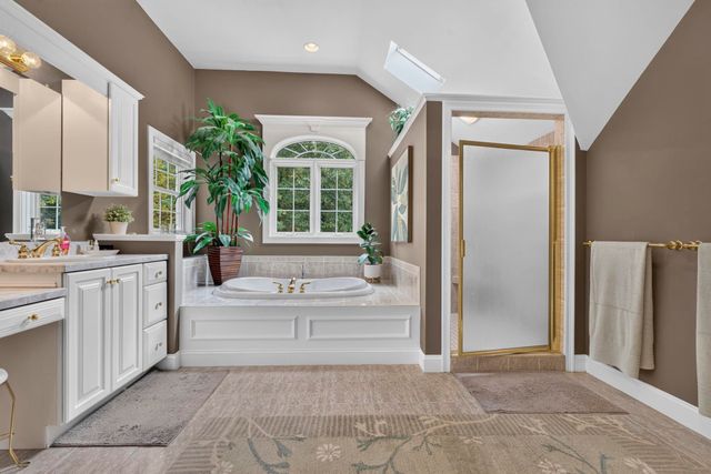 39 Colonel Daniels Drive, Bedford, NH 03110