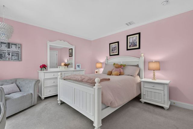 39 Colonel Daniels Drive, Bedford, NH 03110