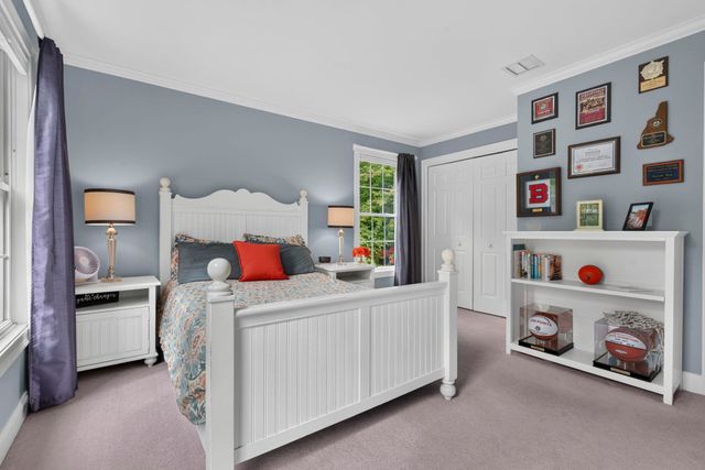 39 Colonel Daniels Drive, Bedford, NH 03110