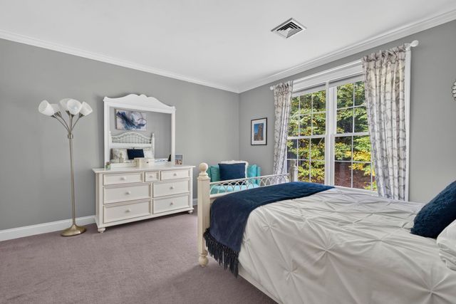 39 Colonel Daniels Drive, Bedford, NH 03110