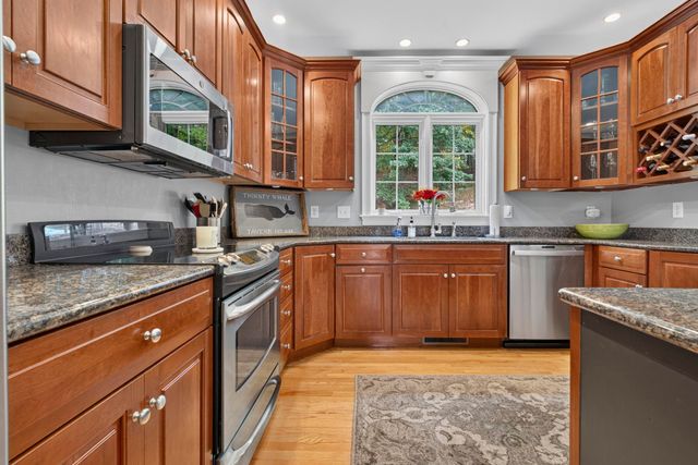 39 Colonel Daniels Drive, Bedford, NH 03110