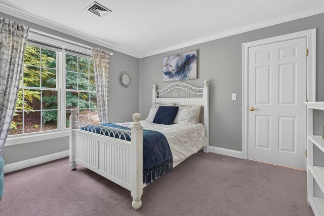 39 Colonel Daniels Drive, Bedford, NH 03110