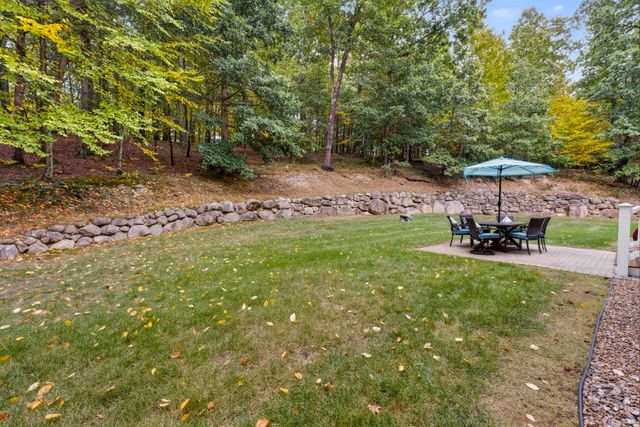 39 Colonel Daniels Drive, Bedford, NH 03110