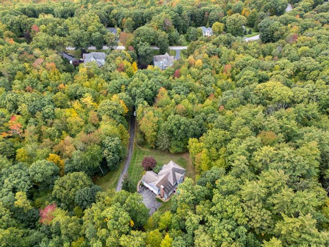 39 Colonel Daniels Drive, Bedford, NH 03110