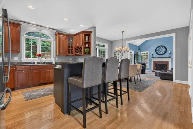 39 Colonel Daniels Drive, Bedford, NH 03110
