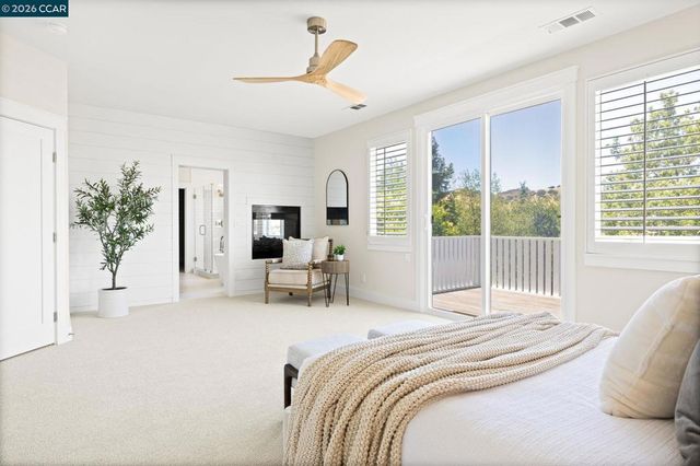 1047 Rolling Woods Way, Concord, CA 94521