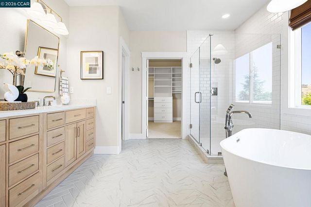 1047 Rolling Woods Way, Concord, CA 94521