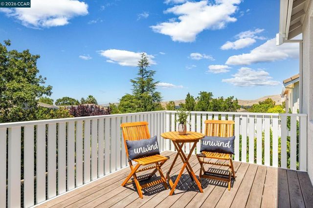 1047 Rolling Woods Way, Concord, CA 94521