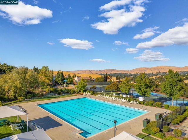 1047 Rolling Woods Way, Concord, CA 94521