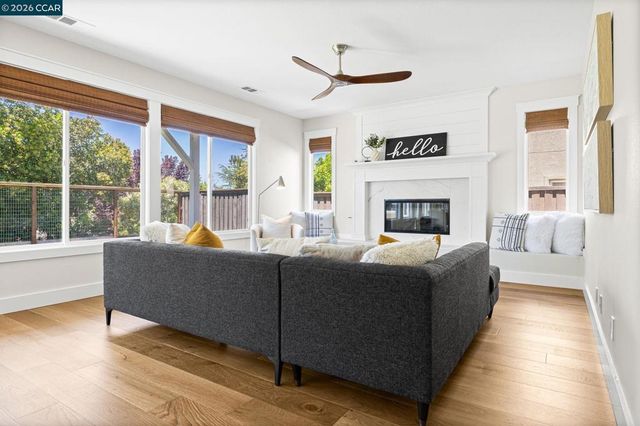 1047 Rolling Woods Way, Concord, CA 94521