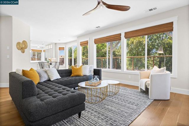 1047 Rolling Woods Way, Concord, CA 94521