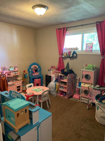 390 Meenach Lane 390 Meenach Lane, Springfield, OH 45505