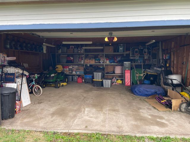 390 Meenach Lane 390 Meenach Lane, Springfield, OH 45505