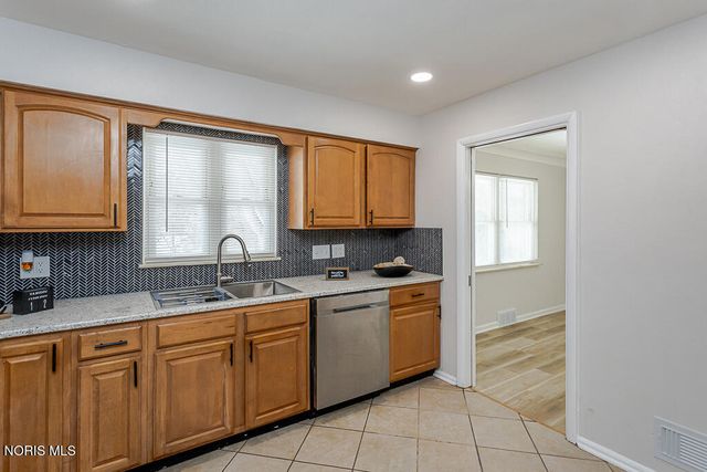 1021 Richards Road, Toledo, OH 43607