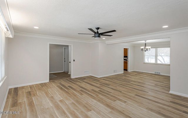 1021 Richards Road, Toledo, OH 43607