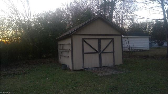 3303 Frost Place, Greensboro, NC 27405