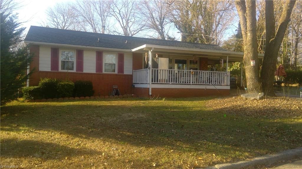 3303 Frost Place, Greensboro, NC 27405