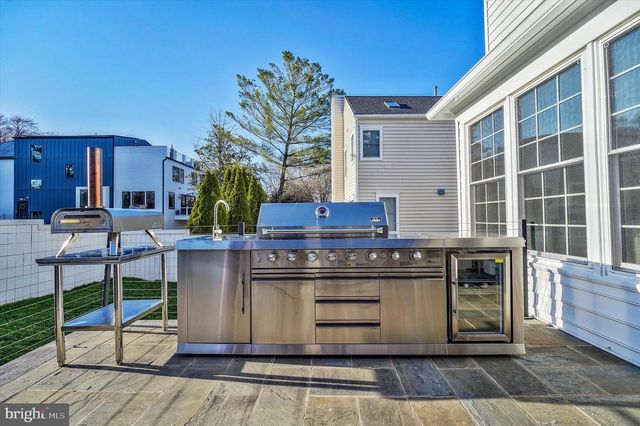 1628 GREAT FALLS ST, Mclean, VA 22101