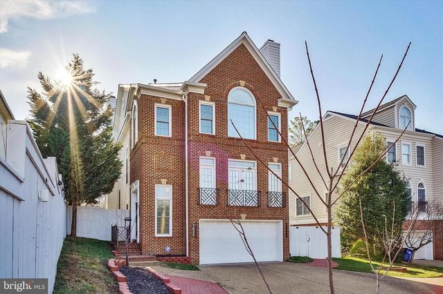 1628 GREAT FALLS ST, Mclean, VA 22101