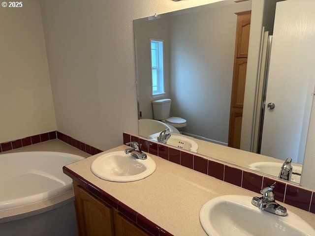 307 E STATE ROUTE 4, Cathlamet, WA 98612