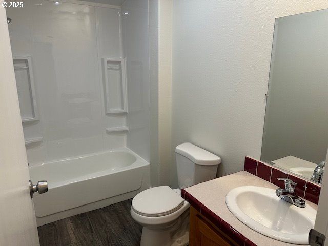 307 E STATE ROUTE 4, Cathlamet, WA 98612