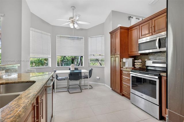 5318 NW 57th Ave, Coral Springs, FL 33067