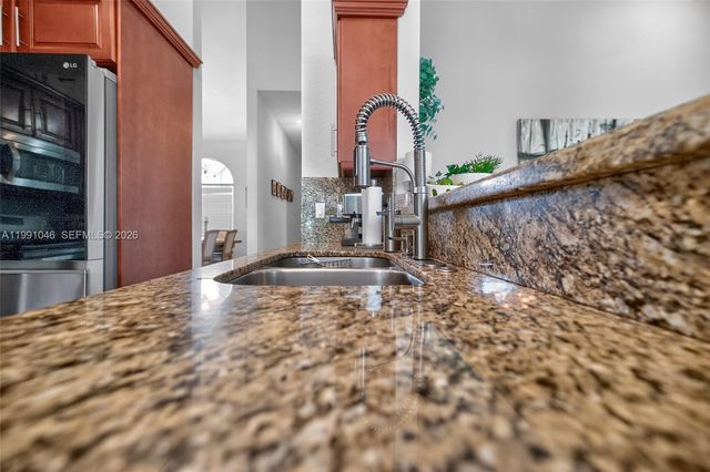 5318 NW 57th Ave, Coral Springs, FL 33067