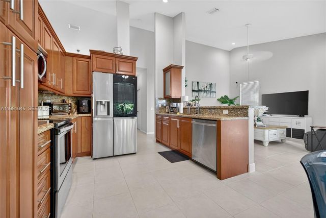 5318 NW 57th Ave, Coral Springs, FL 33067