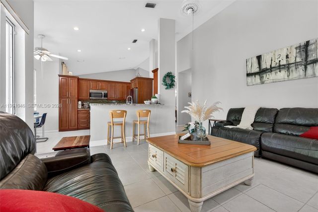 5318 NW 57th Ave, Coral Springs, FL 33067