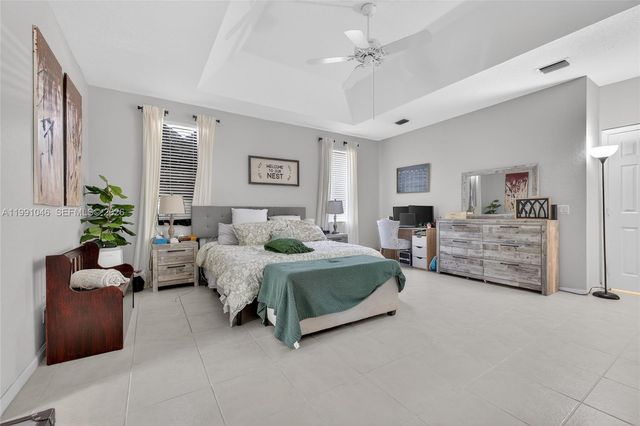 5318 NW 57th Ave, Coral Springs, FL 33067